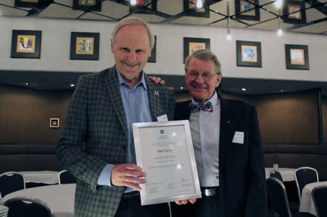 Kjell Sand ble tildelt IEC 1906 Award