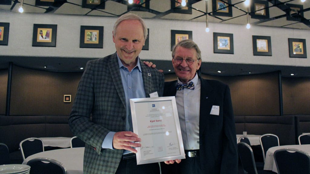 Kjell Sand ble tildelt IEC 1906 Award