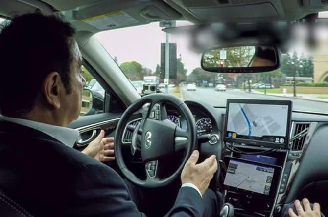 Autonom kjøring testet av Renault-Nissan Alliance CEO Carlos Ghosn
