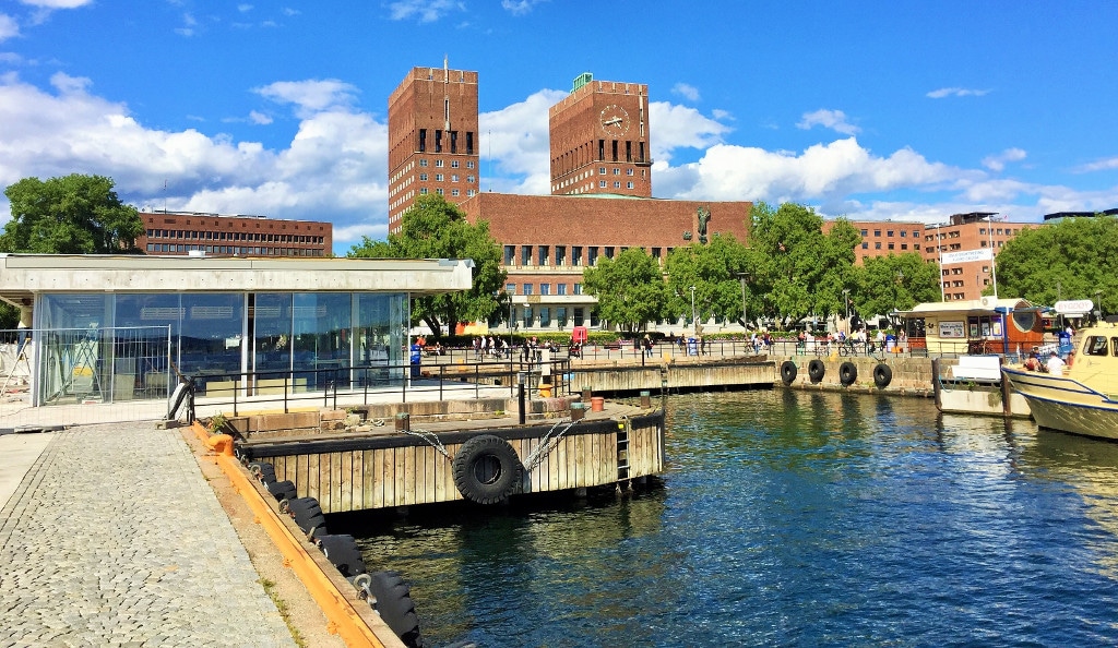 Stor byggeaktivitet inne i det kommende Fisketorget ved Rådhuskaia i Oslo. Åpning i løpet av sommeren 2017