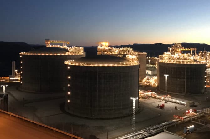 Equinor LNG anlegg i Hammerfest på kveld er en typisk ex-sone