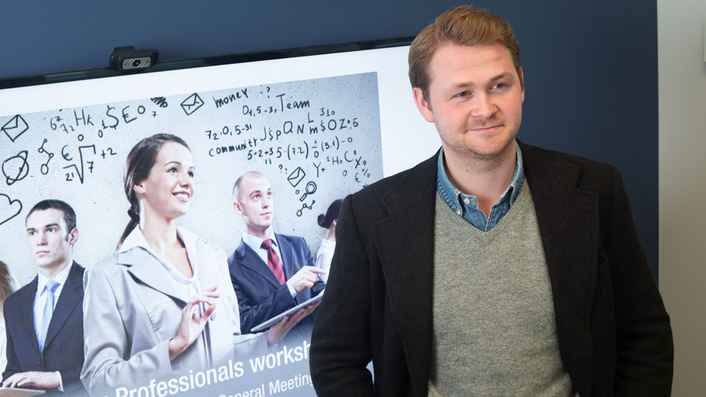 Prosjektleder Eirik Sollie som holder en presentasjon